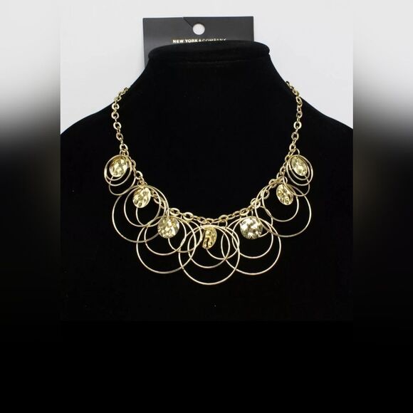 Gold Link Necklace with Hammered Discs by New York & Co. NWT 18" - Picture 1 of 2